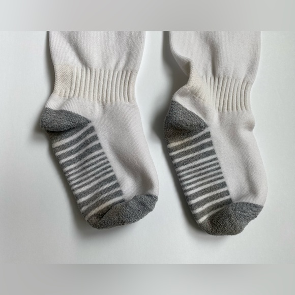 Barcelona & Chelsea Youth soccer socks - Picture 4 of 5